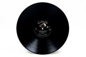 Elvis Presley '24 Karat Hits!' Triple heavyweight vinyl audiophile record - 4