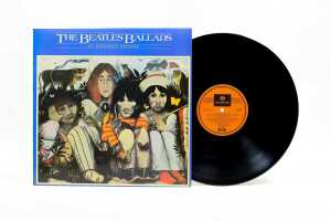 Two Beatles vinyl albums - 5