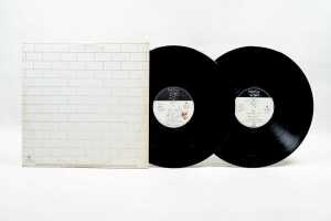 Two Pink Floyd vinyl albums - 5