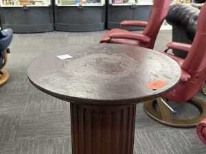 Fluted timber pedestal stand - 2