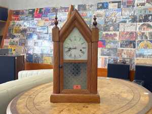 Antique New Haven 'Sharp Gothic' mantel clock