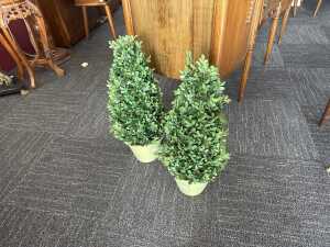 Pair of decorative faux Boxwood topiary trees - 3