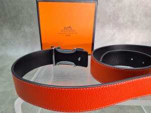 Designer-style orange belt with horse and carriage buckle - 3