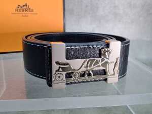 Designer-style black belt with horse and carriage buckle - 2
