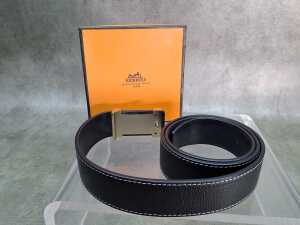 Designer-style black belt with horse and carriage buckle - 3