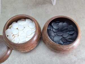 Japanese Go Stones Goishi black and white pieces in timber bowls - 5