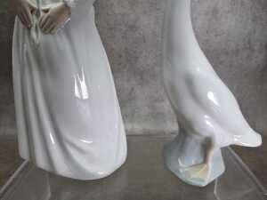 Three Nao ceramic pieces - 3