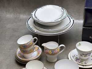 English porcelain including trios - 2