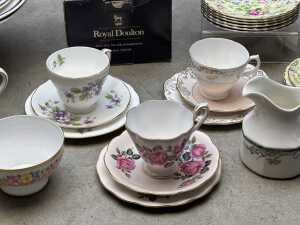 English porcelain including trios - 4