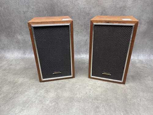 Pair of Realistic Solo-8 speakers