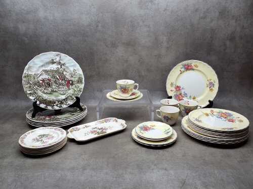 Porcelain part dinner settings.