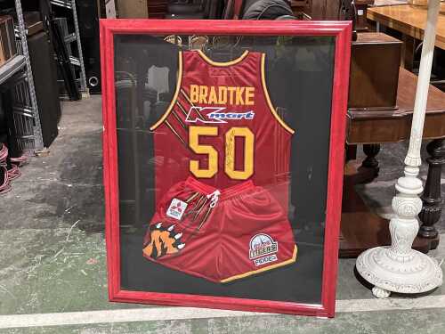 Framed Mark Bradke signed uniform for the Melbourne Tigers