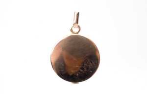 An antique diamond horse locket in 18 carat yellow gold. - 3