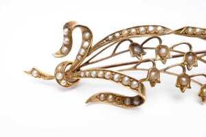 An antique seed pearl brooch in 15 carat yellow gold - 3