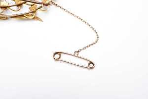 An antique seed pearl brooch in 15 carat yellow gold - 5