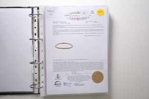 A diamond bracelet in 9 carat yellow gold - 5
