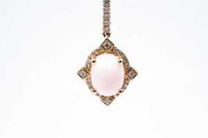 A pair of pink opal and diamond earrings in 14 carat yellow gold - 2