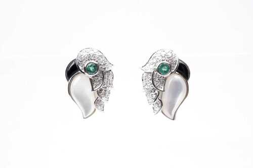 A pair of parrot earrings in 14 carat white gold