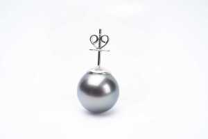 A pair of Tahitian pearl studs in 18 carat white gold - 3