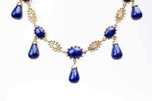 A lapis lazuli and diamond necklace in 14 carat yellow gold - 2