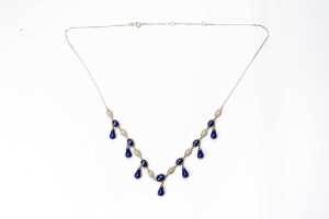 A lapis lazuli and diamond necklace in 14 carat yellow gold - 3