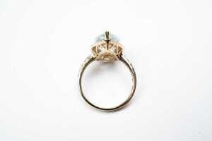 An aquamarine and diamond ring in 14 carat yellow gold - 4