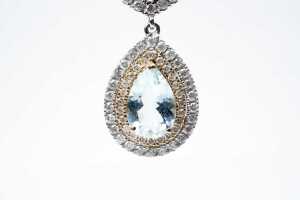 A pair of aquamarine and diamond earrings in 14 carat white and yellow gold - 2