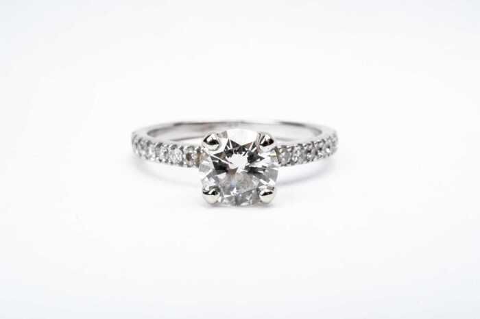 A diamond ring in 18 carat white gold