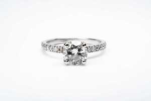 A diamond ring in 18 carat white gold