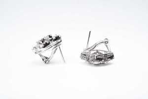 A pair of diamond earrings in 18 carat white gold - 3