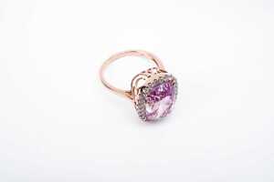 A kunzite and diamond ring in 14 carat rose gold - 2