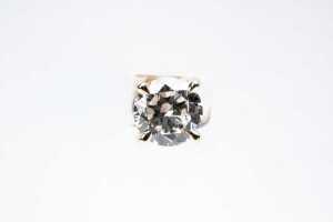 A pair of diamond stud earrings in 14 carat yellow gold - 2