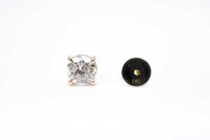 A pair of diamond stud earrings in 14 carat yellow gold - 5