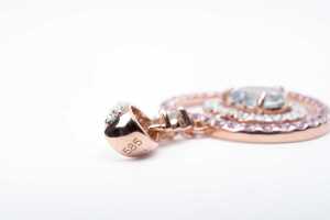 An aquamarine, pink sapphire and diamond pendant in 14 carat rose gold - 5