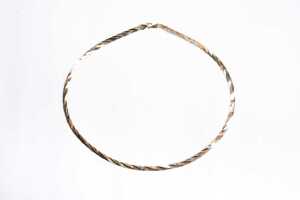 A woven collier in 14 carat three tone gold - 3