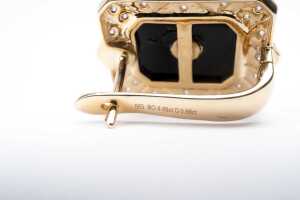 A pair of onyx and diamond earrings in 14 carat yellow gold - 5