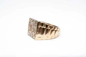 A white quartz gents ring in 9 carat yellow gold - 3