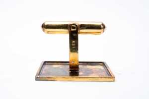 A cufflink and tie bar set in 14 carat yellow gold - 4