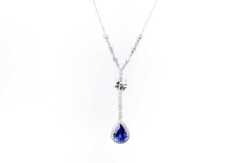 A tanzanite and diamond necklace in 18 carat white gold