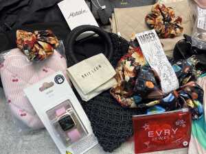 Group of Women's accessories - 5