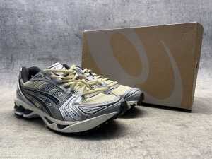 Asics Gel-Kayano 14 size US 7 men's
