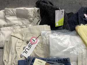 Group of Women's clothing size XS - 2