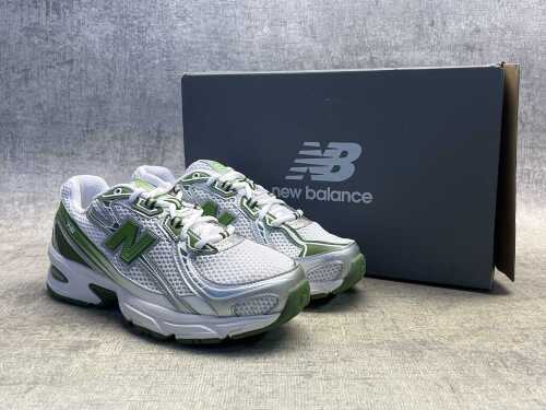 New Balance 740 size US 7.5