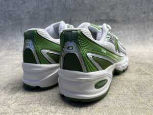 New Balance 740 size US 7.5 - 4