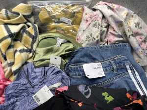 Group of Women's clothing size XL - 3