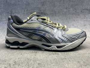 Asics Gel-Kayano 14 size US 7 men's - 2