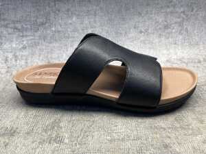 Supersoft Pariae sandals size US 8 - 2
