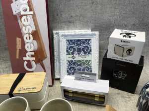 Group of homewares - 3
