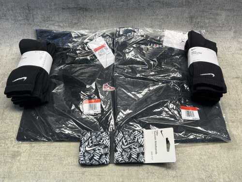 Group of Nike clothing size L