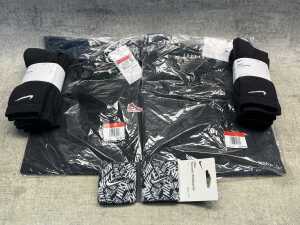 Group of Nike clothing size L